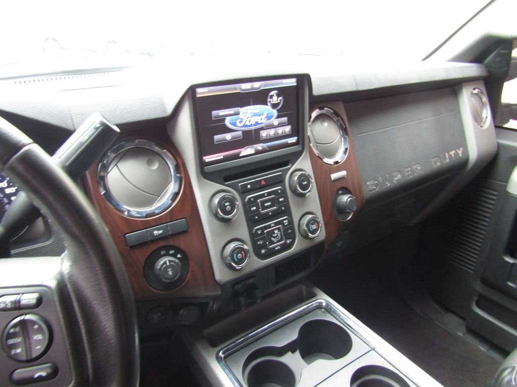 Used 2015 Ford F250 Lariat w/ Chrome Package image 29