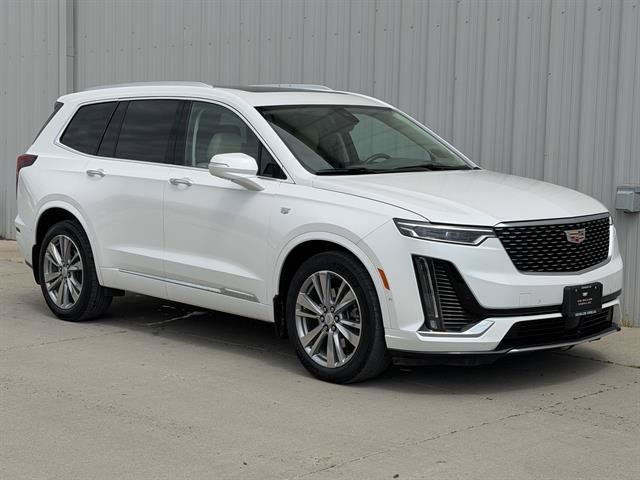 Used 2024 Cadillac XT6 Premium Luxury w/ Technology Package AWD/4WD image 2