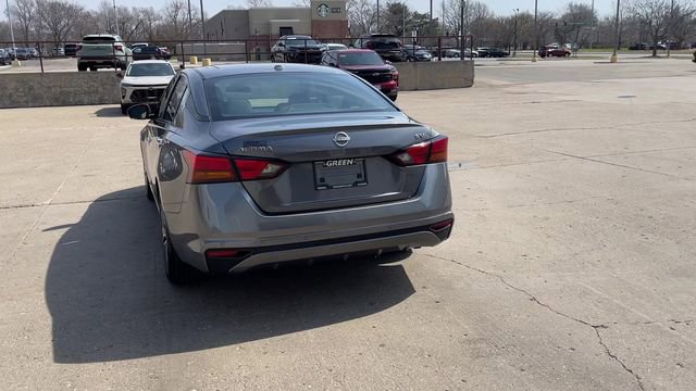 Used 2024 Nissan Altima 2.5 SV FWD image 7