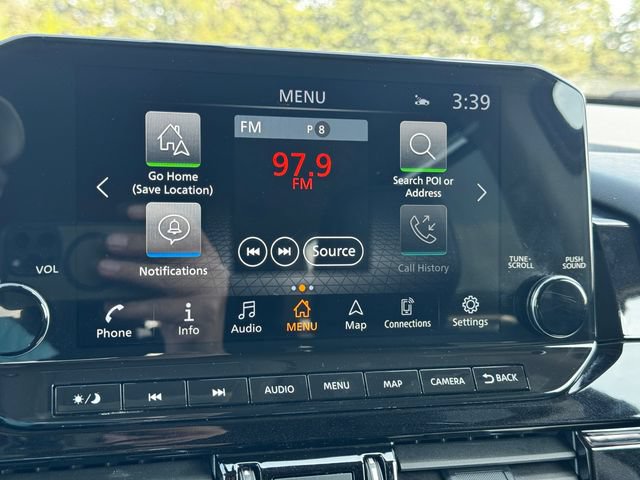 Used 2025 Nissan Pathfinder SL AWD/4WD image 32