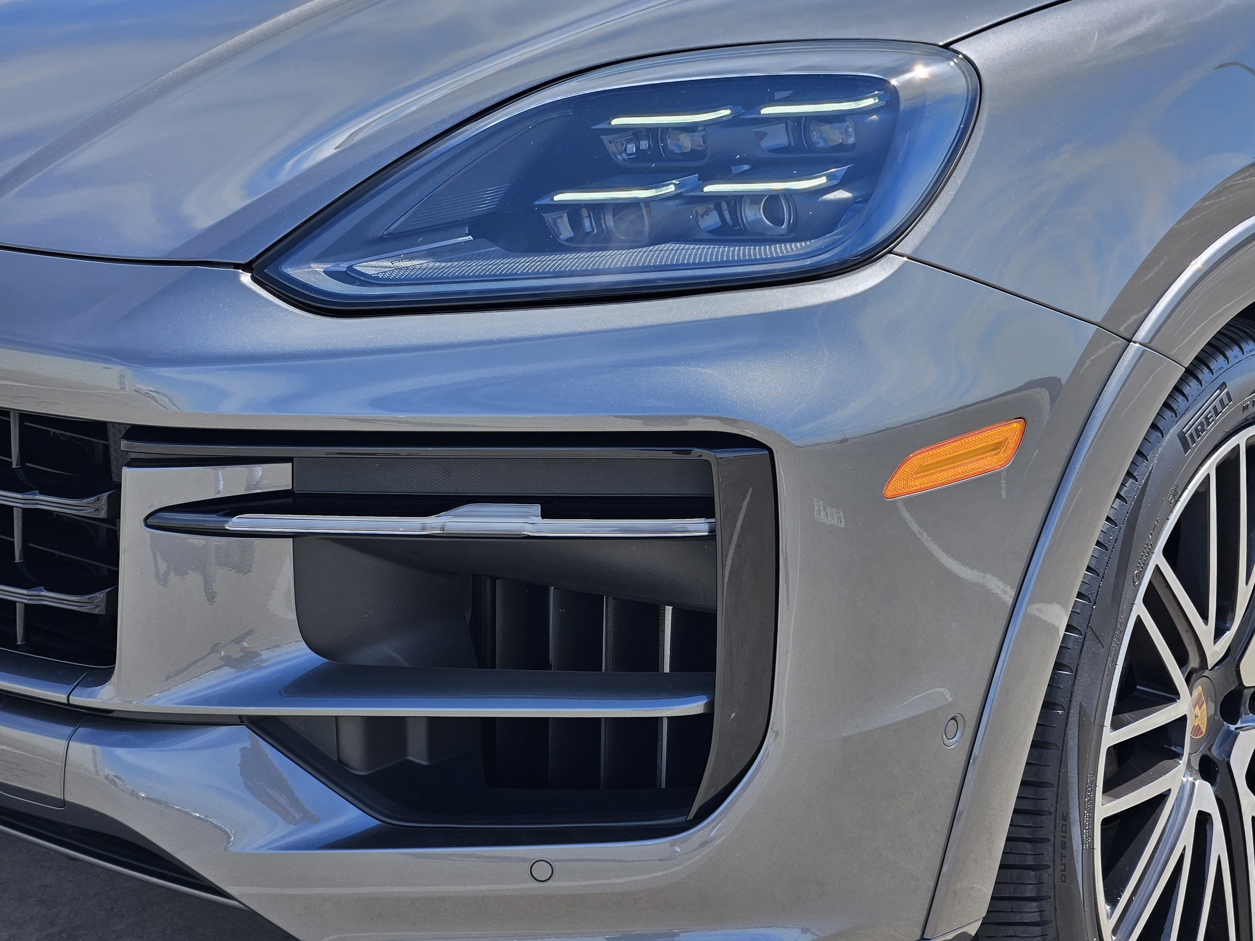 Certified 2025 Porsche Cayenne GTS AWD/4WD image 12