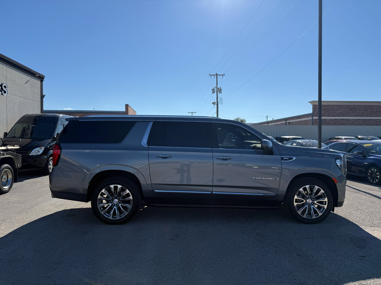 Used 2021 GMC Yukon XL Denali w/ Advanced Technology Package image 5