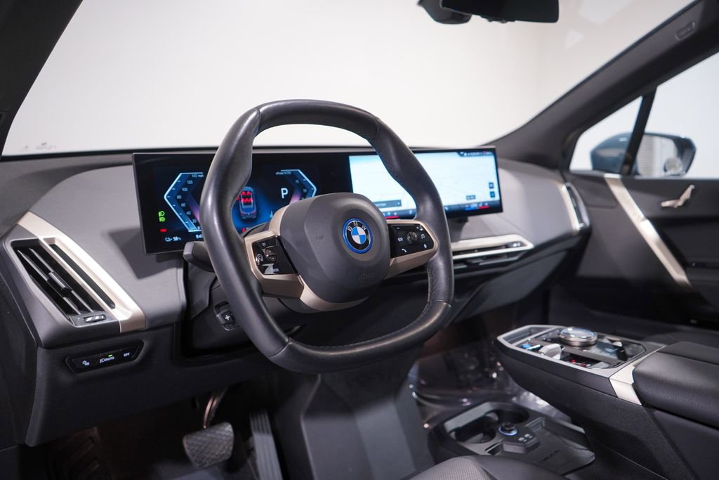 Used 2024 BMW iX xDrive50 w/ Sport Package image 6