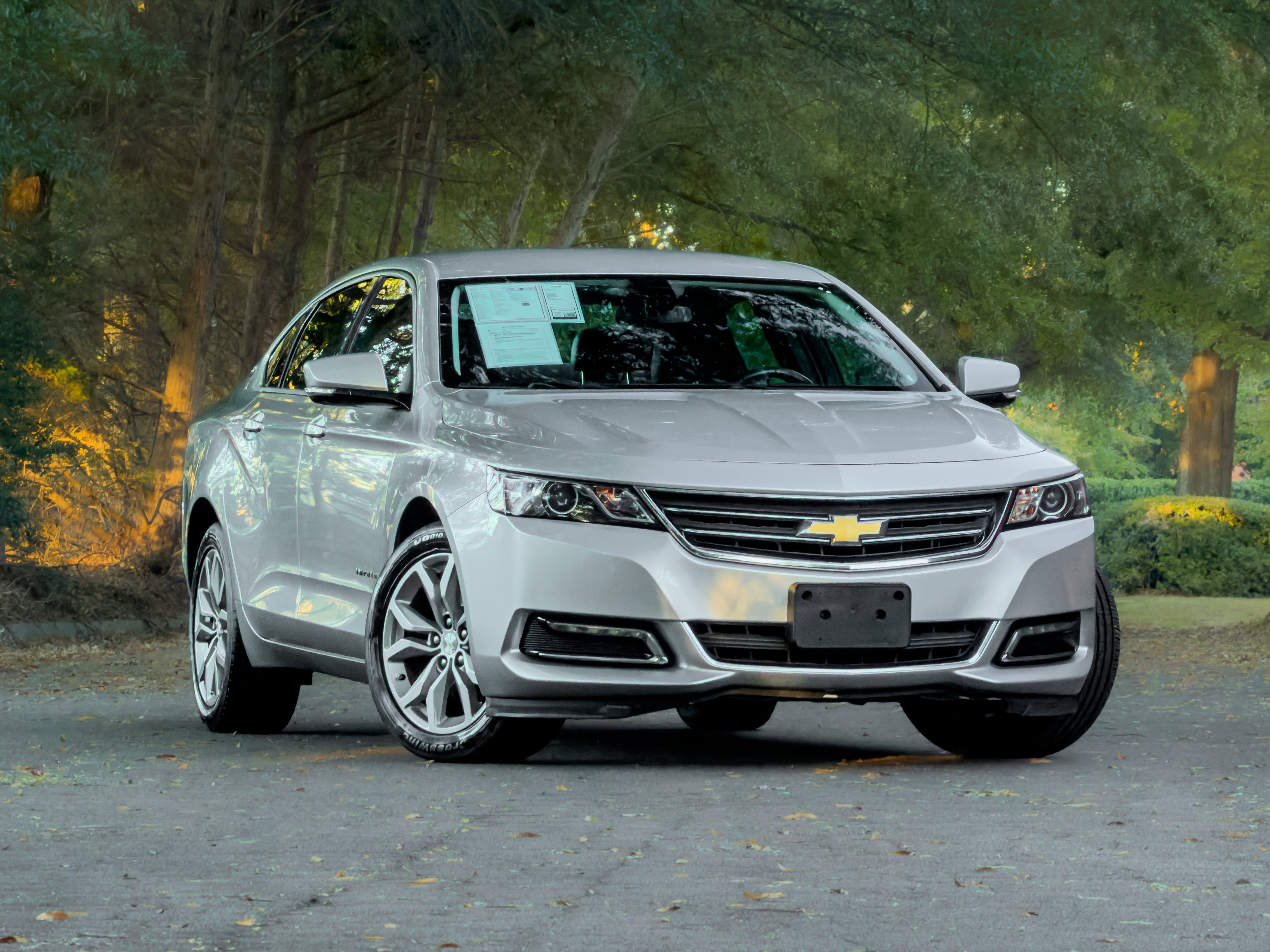 Used 2018 Chevrolet Impala LT FWD image 3