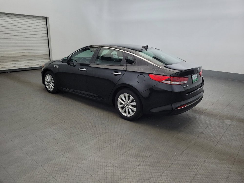 Used 2018 Kia Optima LX w/ 17" Alloy Wheels Package FWD image 3