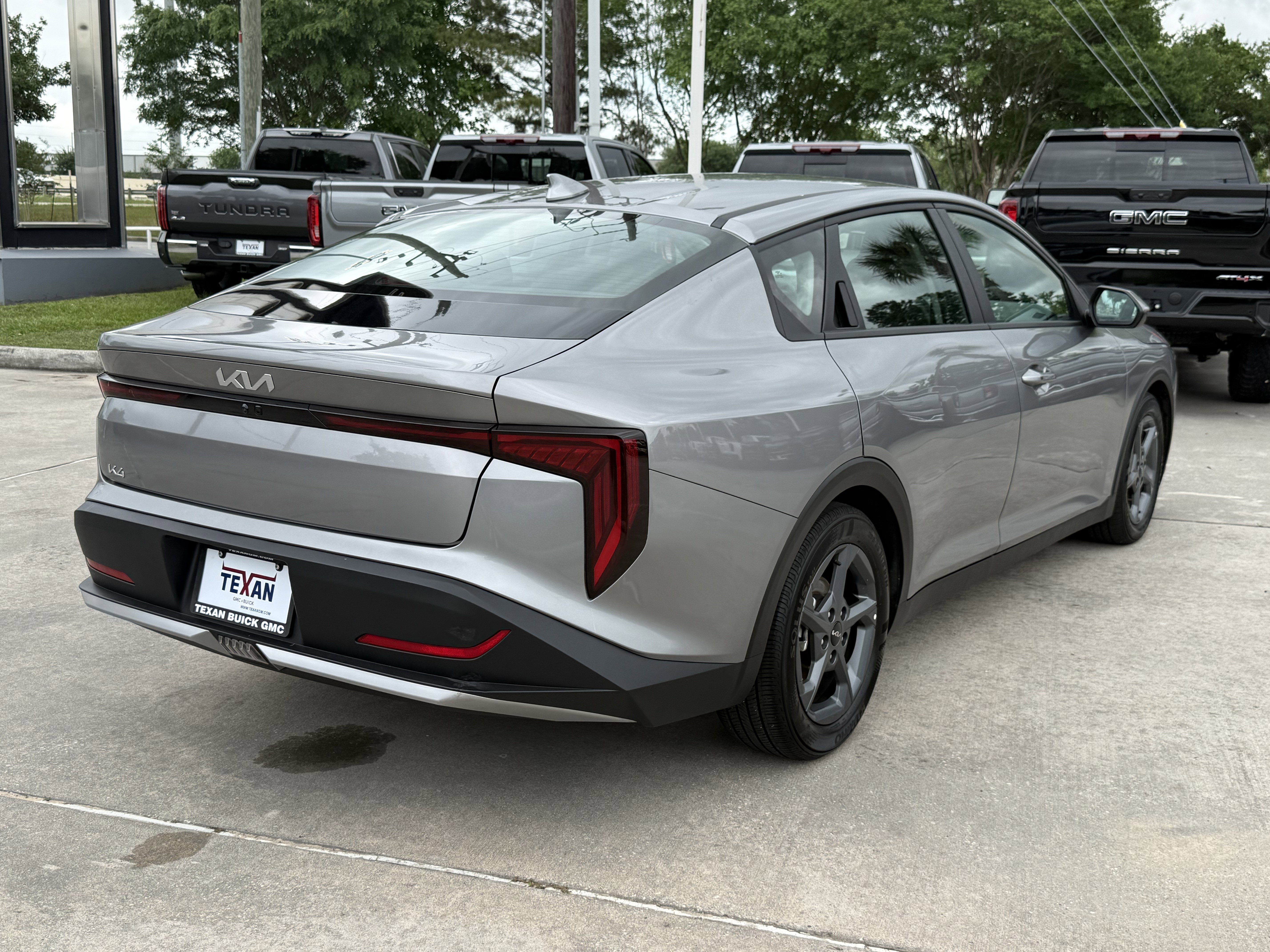 Used 2025 Kia K4 FWD image 3