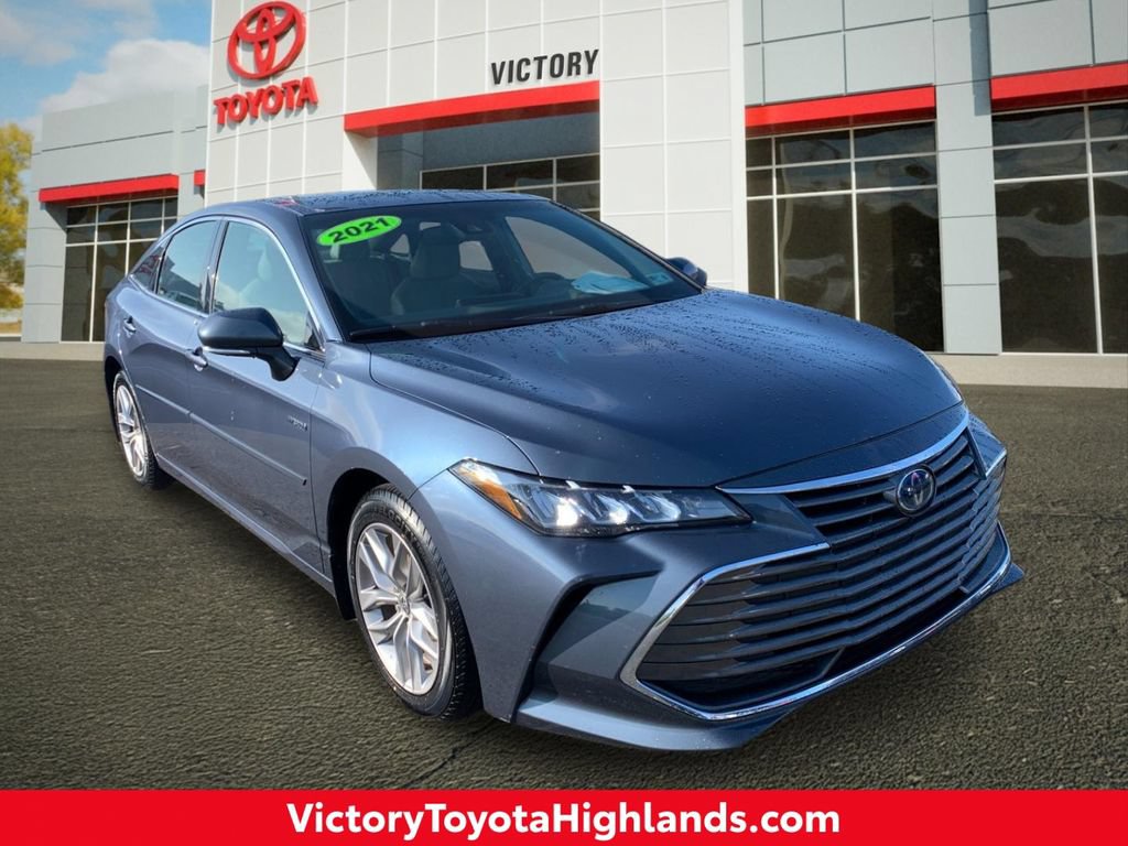 Used 2021 Toyota Avalon XLE w/ Moonroof Package FWD image 1