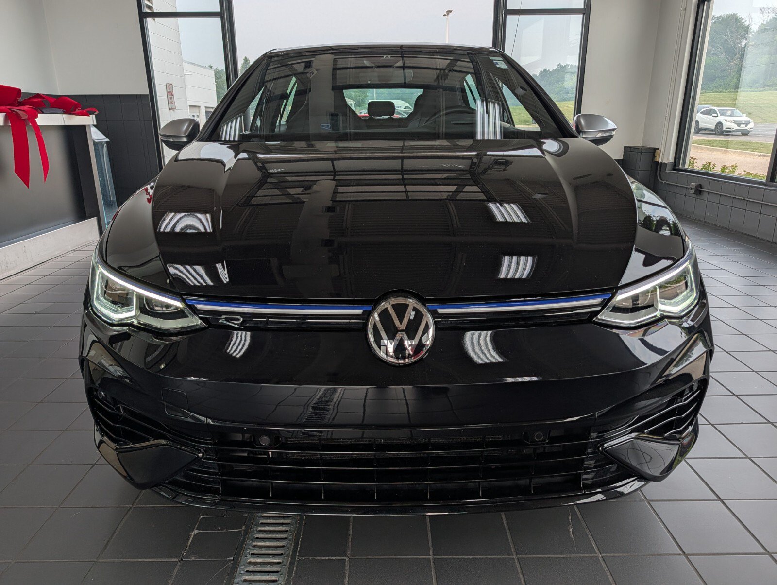 Used 2023 Volkswagen Golf R AWD/4WD image 8