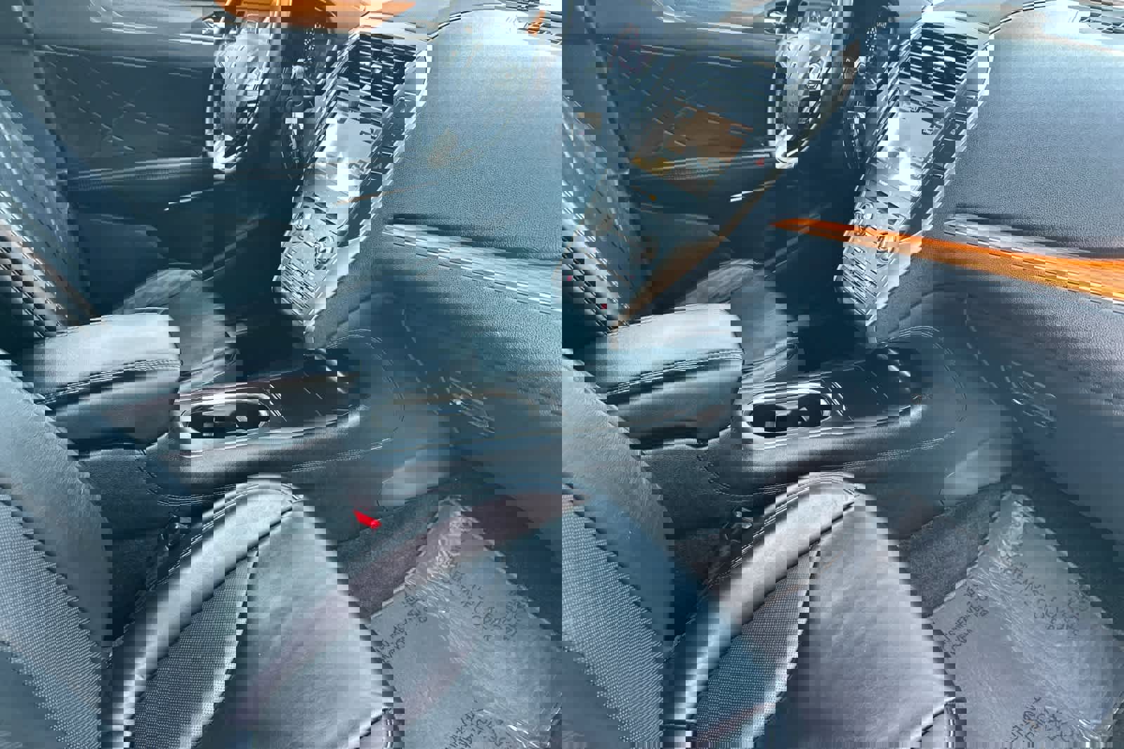 Used 2017 Lincoln MKC Select w/ Select Plus Package image 17