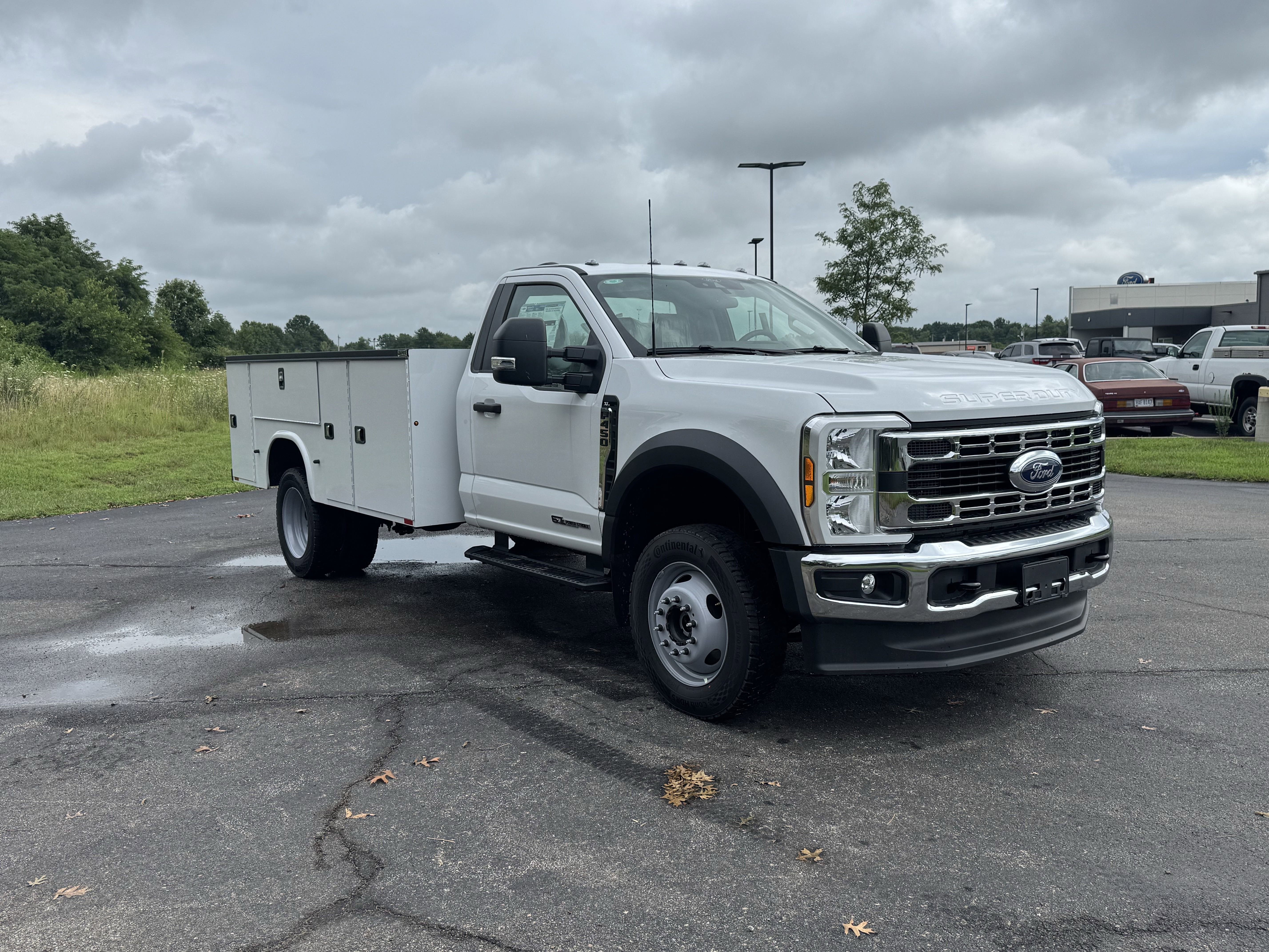 New 2025 Ford F450 XL w/ XL Chrome Package image 2