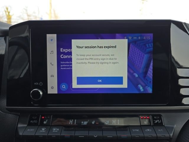 Used 2025 Toyota Camry SE w/ Convenience Package image 18