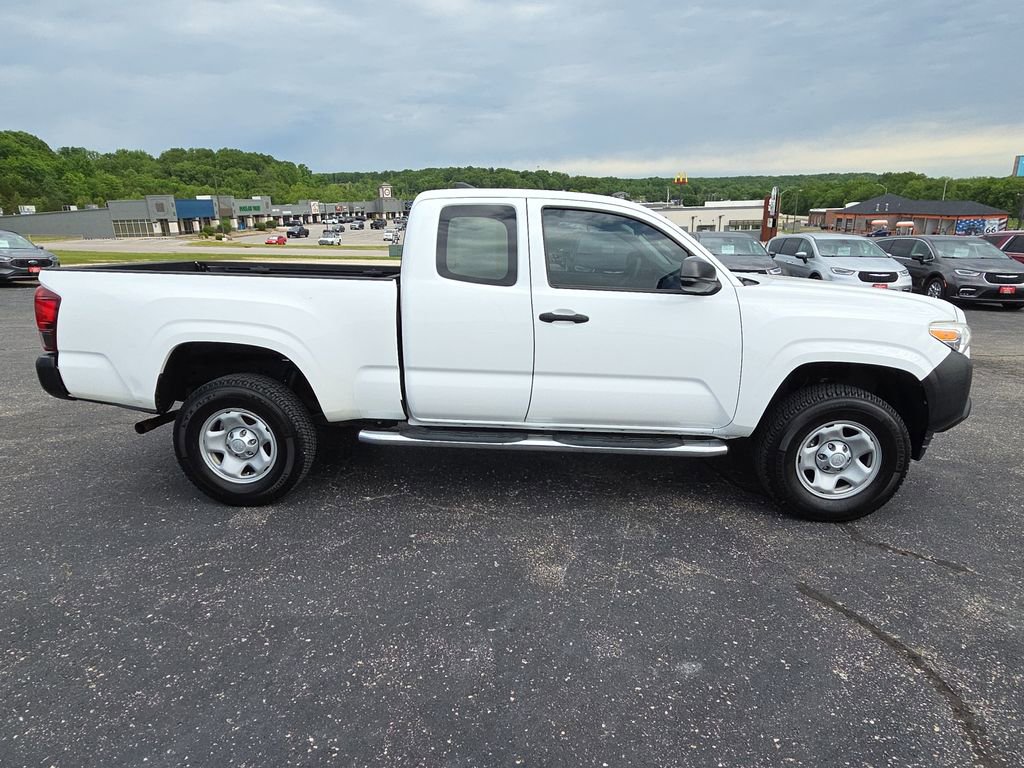 Used 2018 Toyota Tacoma SR AWD/4WD image 10