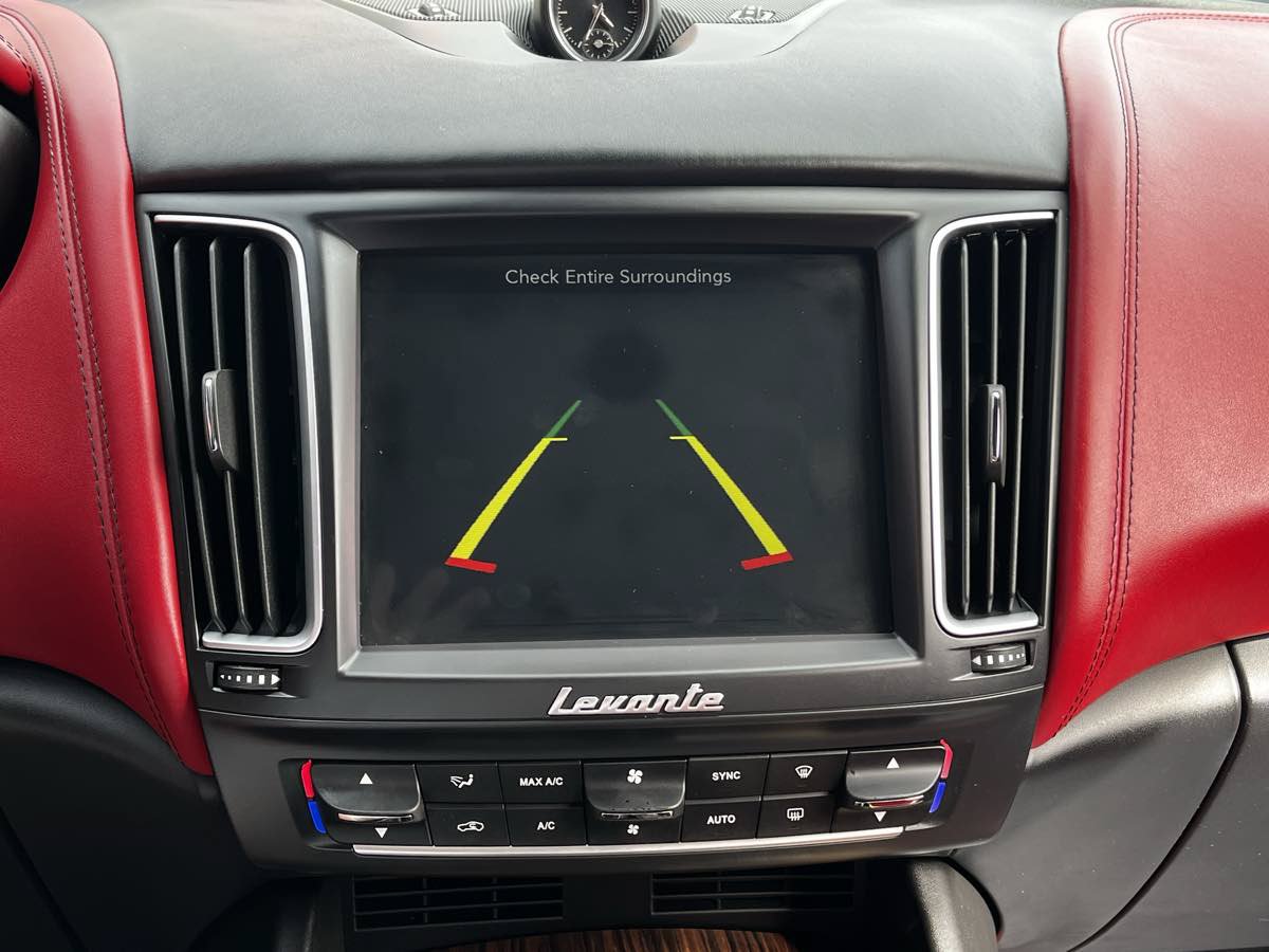 Used 2017 Maserati Levante S AWD/4WD image 10