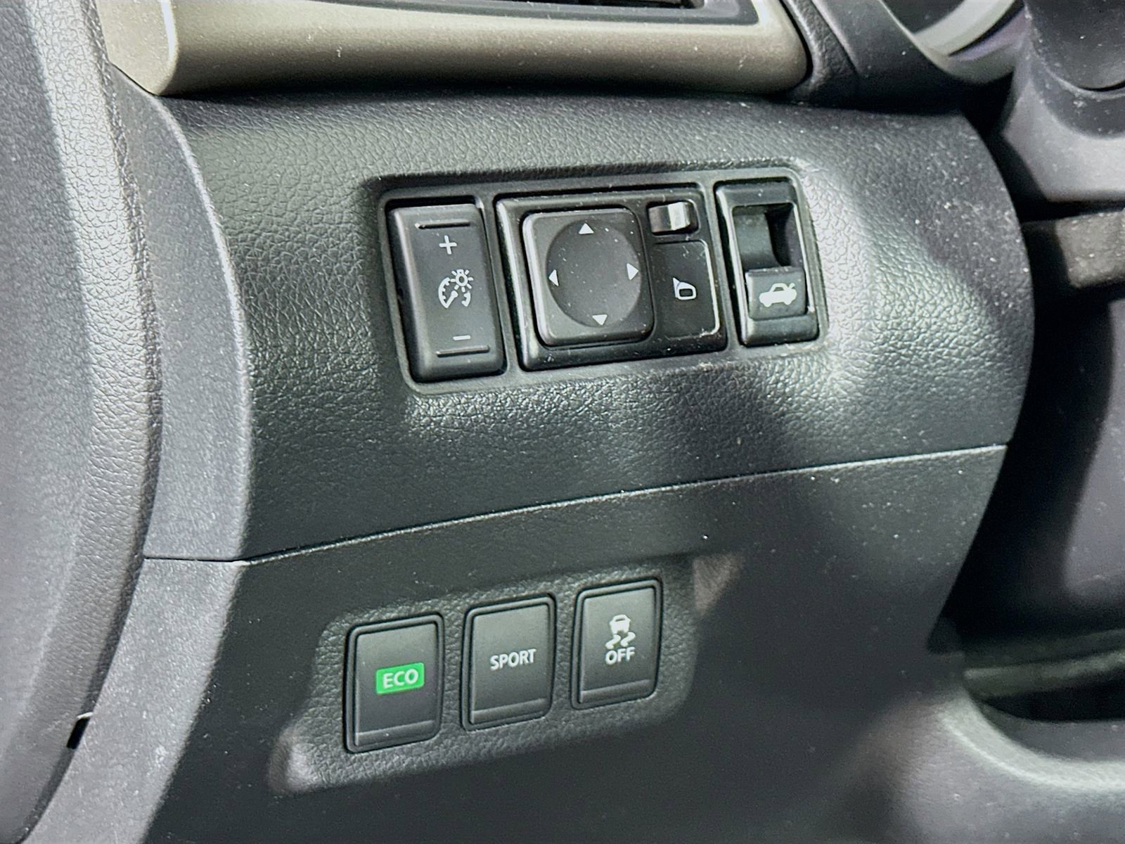 Used 2015 Nissan Sentra SV FWD image 10