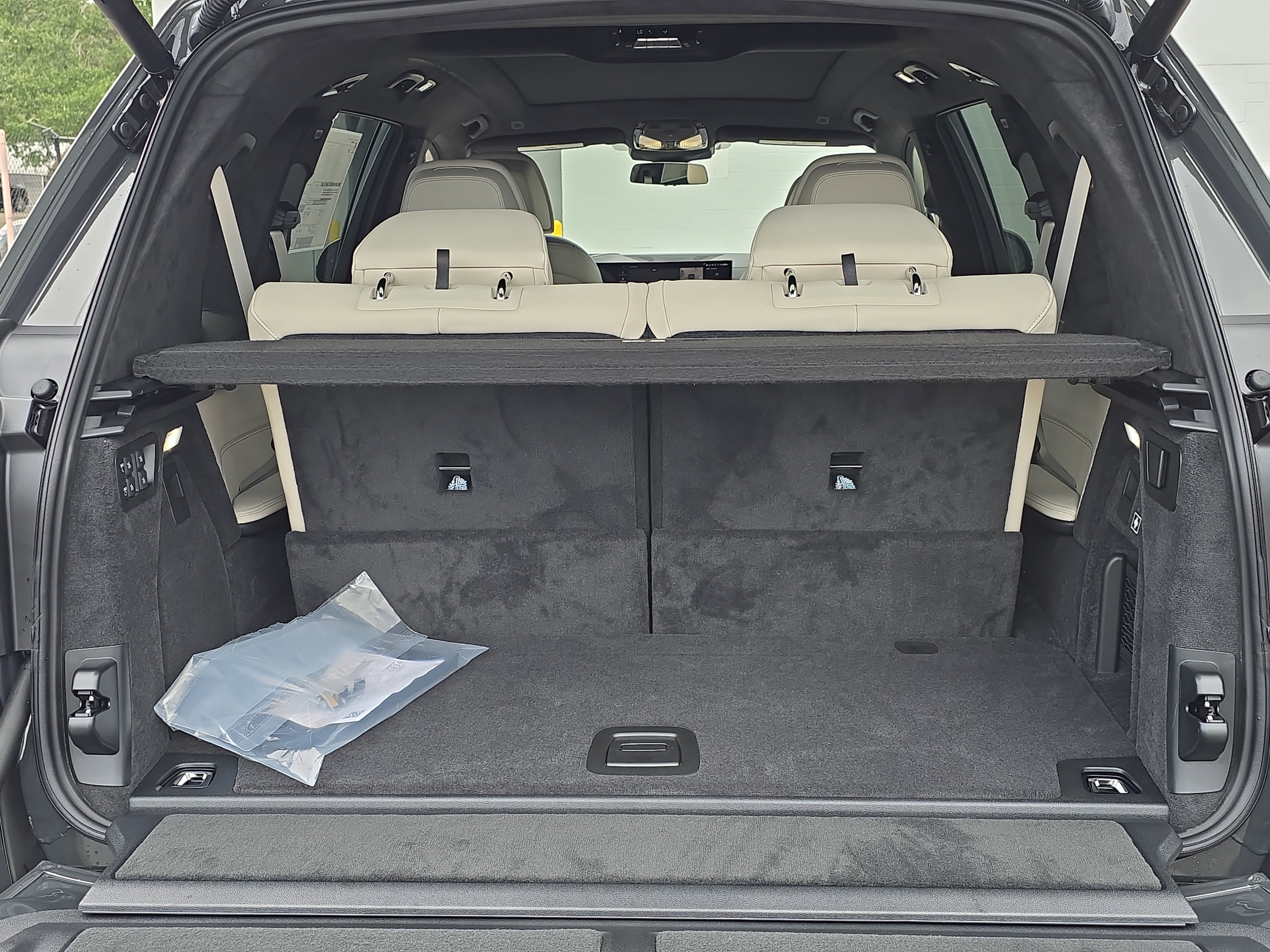 New 2026 BMW X7 M60i image 9