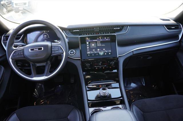 Certified 2023 Jeep Grand Cherokee L Laredo AWD/4WD image 21