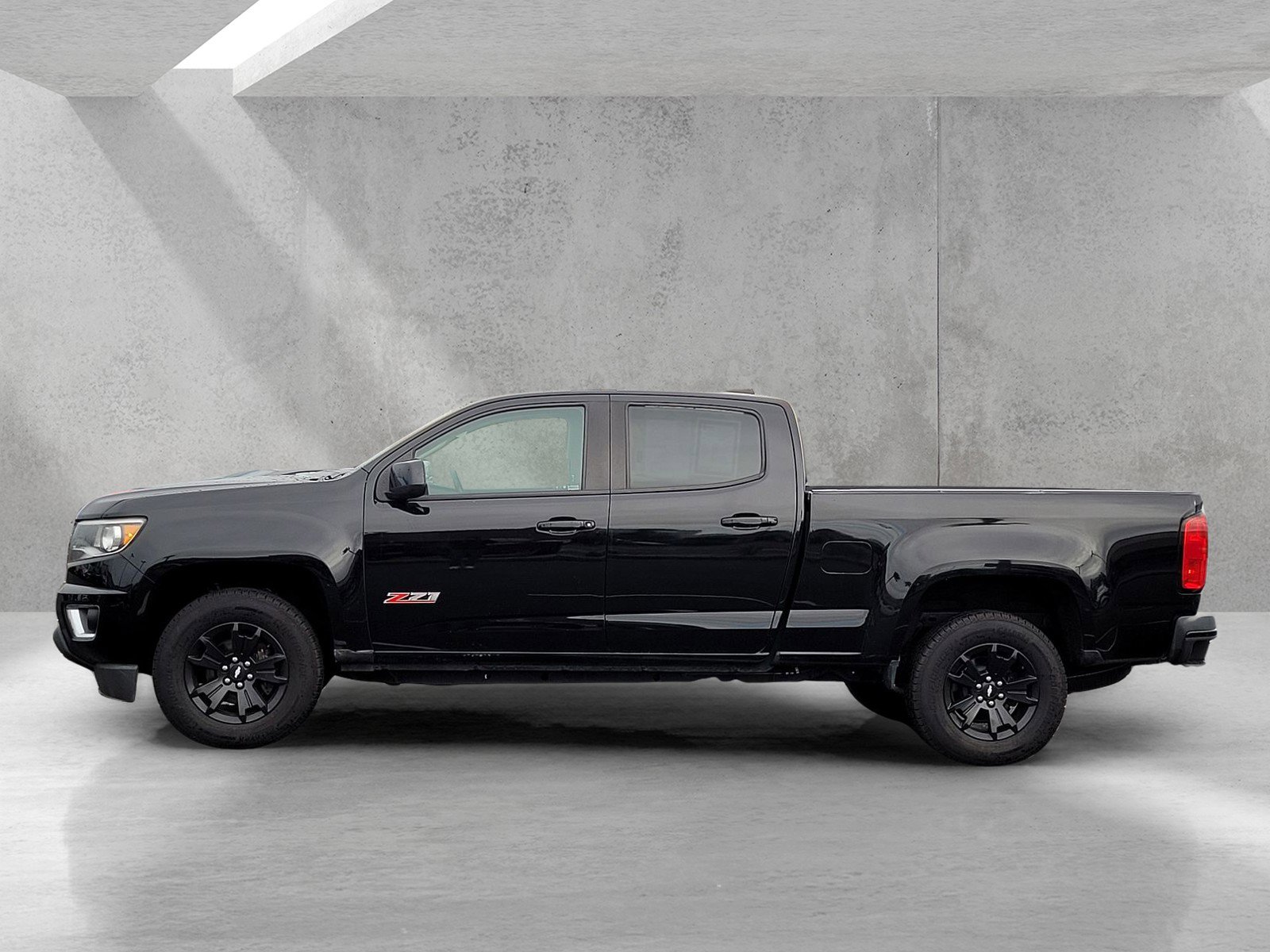 Used 2019 Chevrolet Colorado Z71 w/ Z71 Midnight Edition image 7