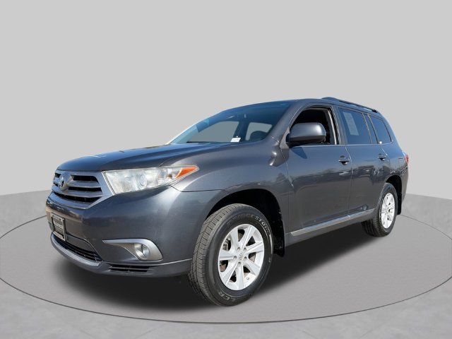 Used 2013 Toyota Highlander Plus w/ Protection Pkg AWD/4WD image 4