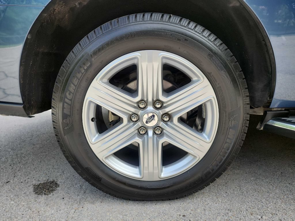 Used 2019 Ford Expedition XLT w/ Equipment Group 202A RWD image 11
