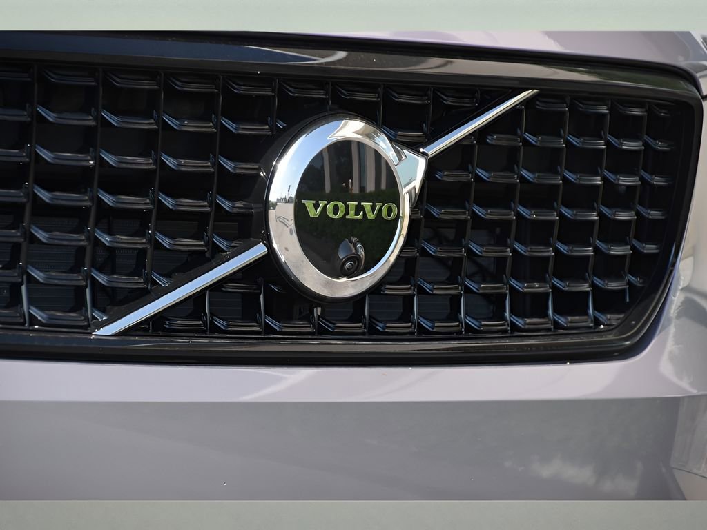 Certified 2026 Volvo XC40 B5 Plus w/ Protection Package Premier image 11