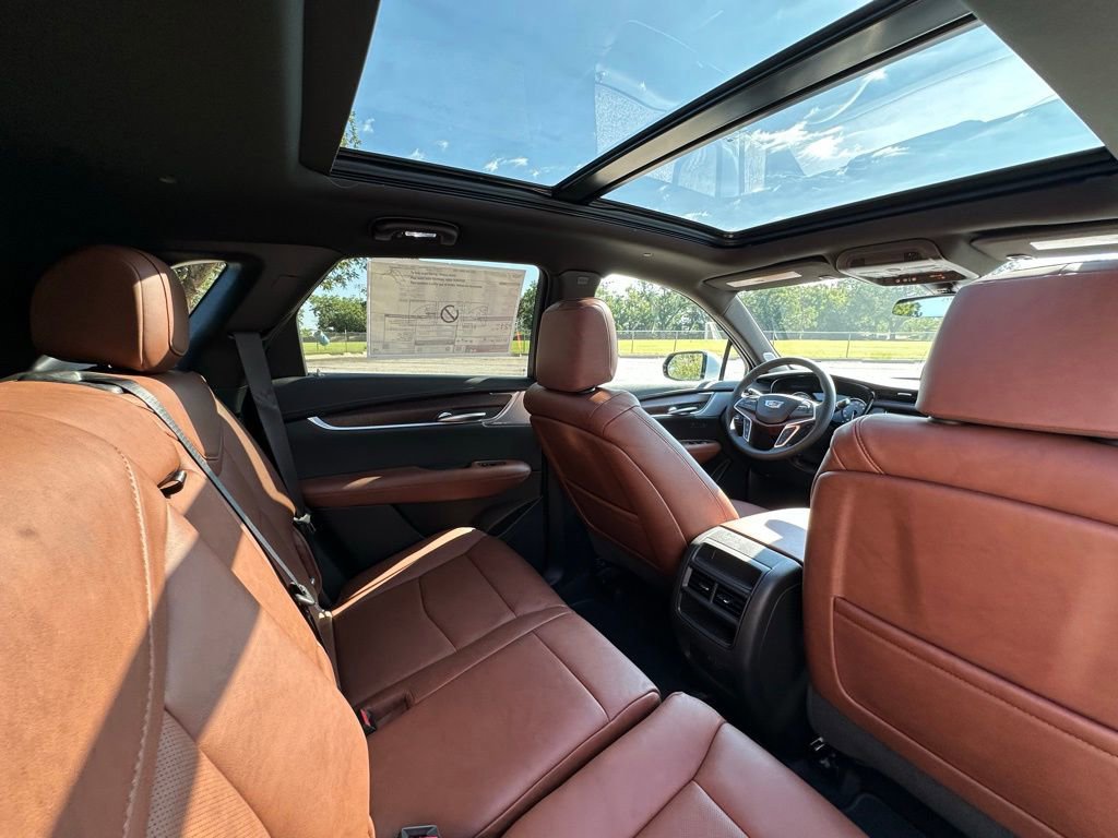 New 2025 Cadillac XT5 Sportv image 18