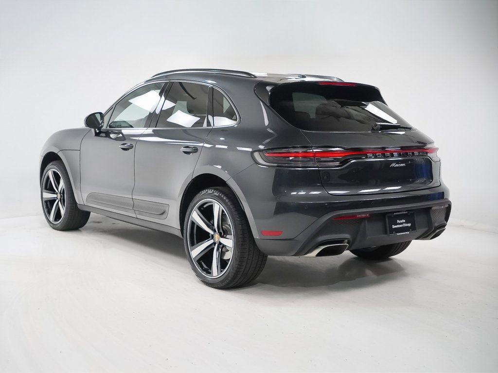 Certified 2025 Porsche Macan image 3