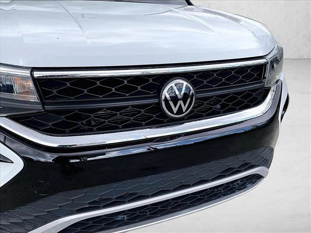 Used 2022 Volkswagen Taos SE image 30