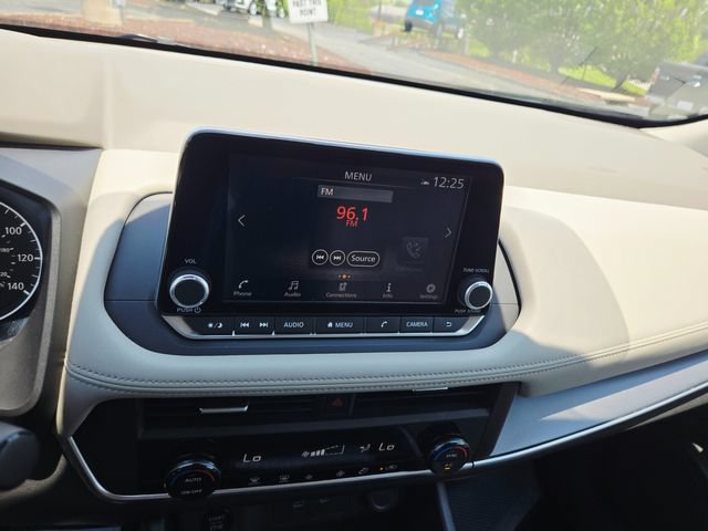 Used 2025 Nissan Rogue SV AWD/4WD image 23
