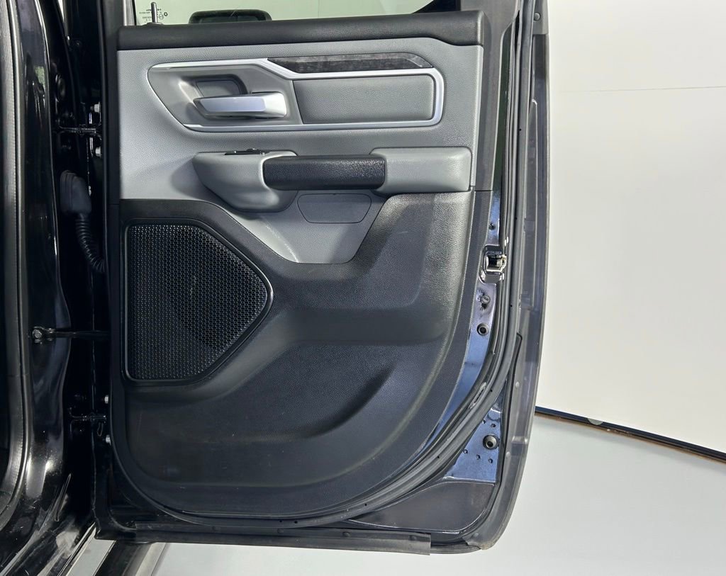 Used 2019 RAM 1500 Big Horn AWD/4WD image 11