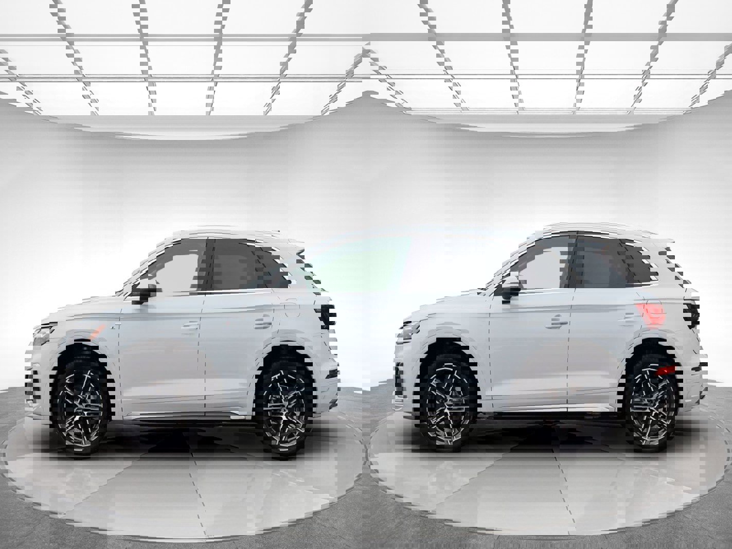 Used 2022 Audi Q5 e Premium w/ Convenience Package image 5