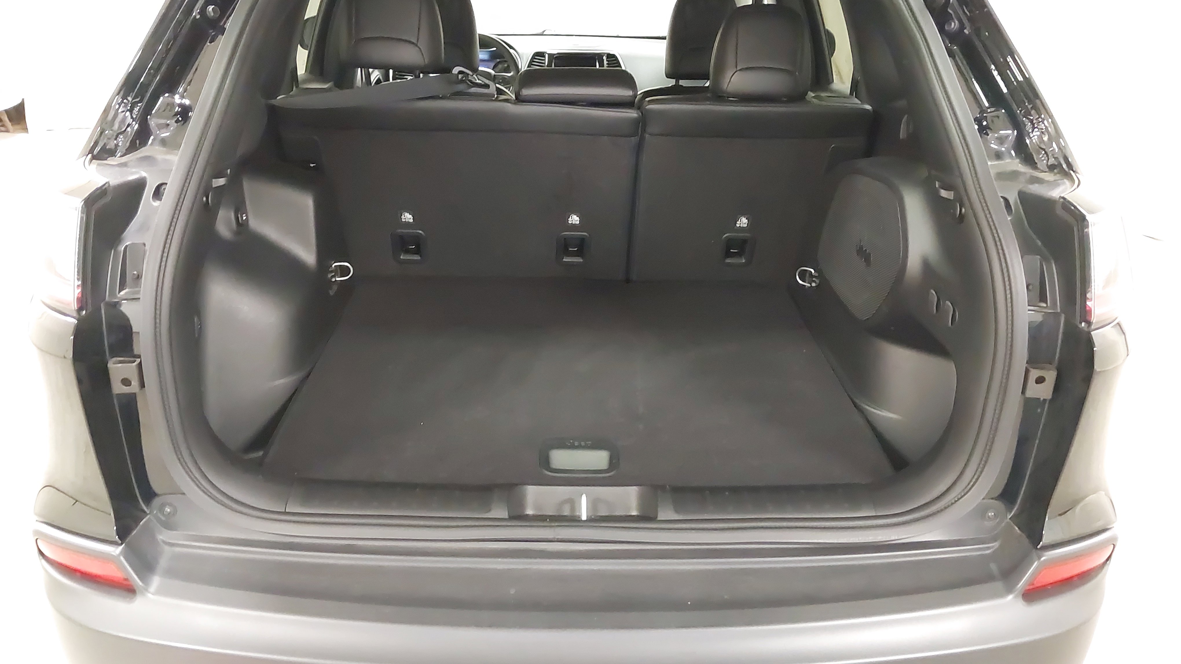 Used 2022 Jeep Cherokee Limited image 27