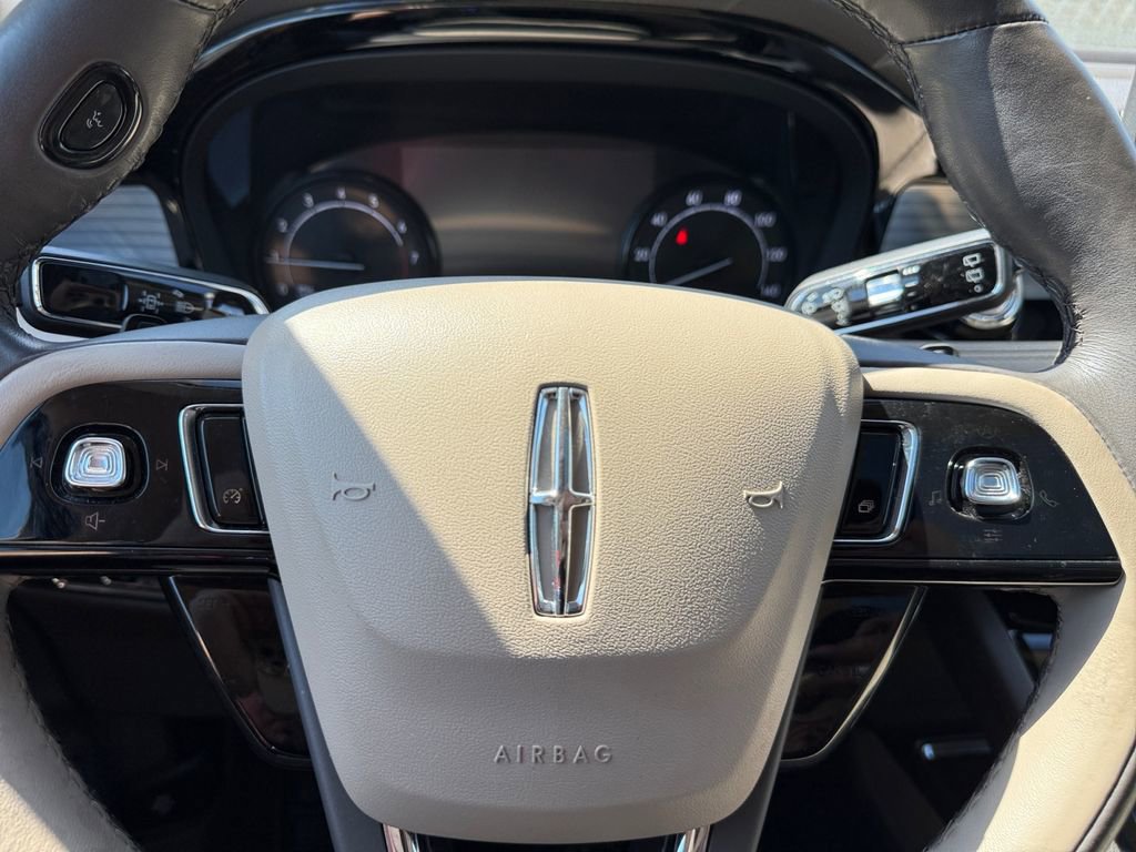 Used 2022 Lincoln Corsair AWD w/ Premium Package image 36