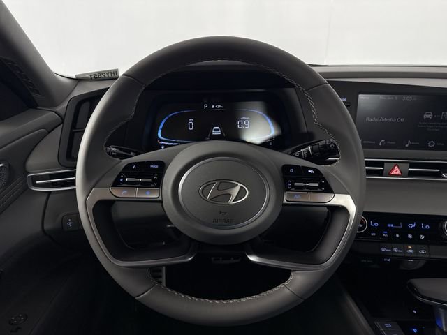 Used 2025 Hyundai Elantra Sport FWD image 28