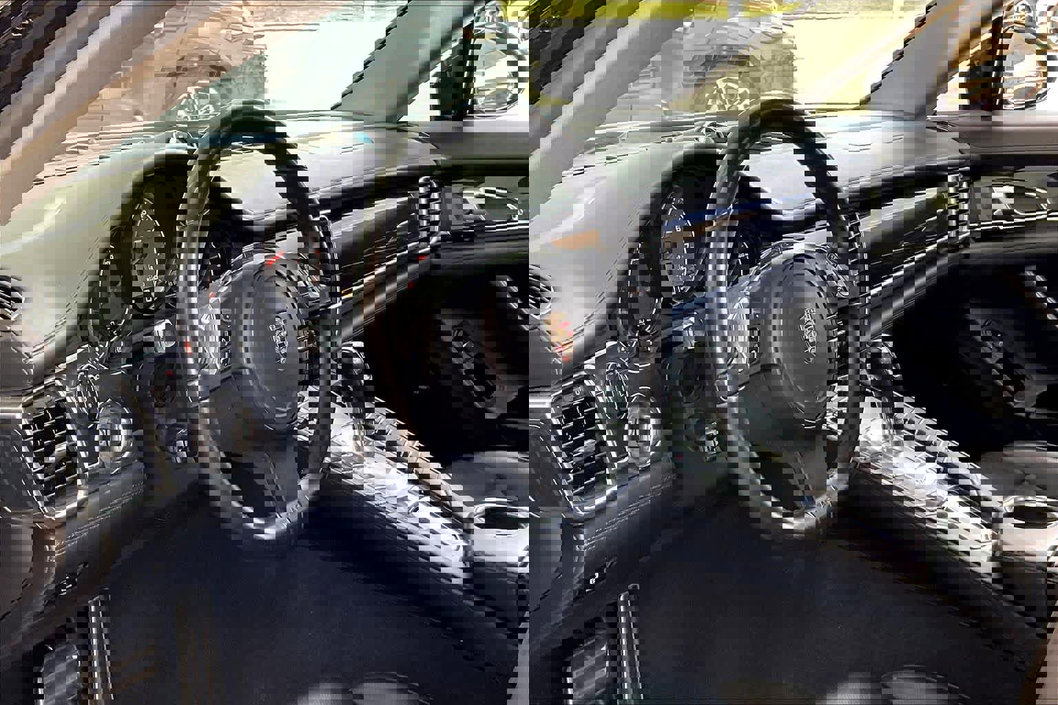 Used 2012 Porsche Panamera S image 16