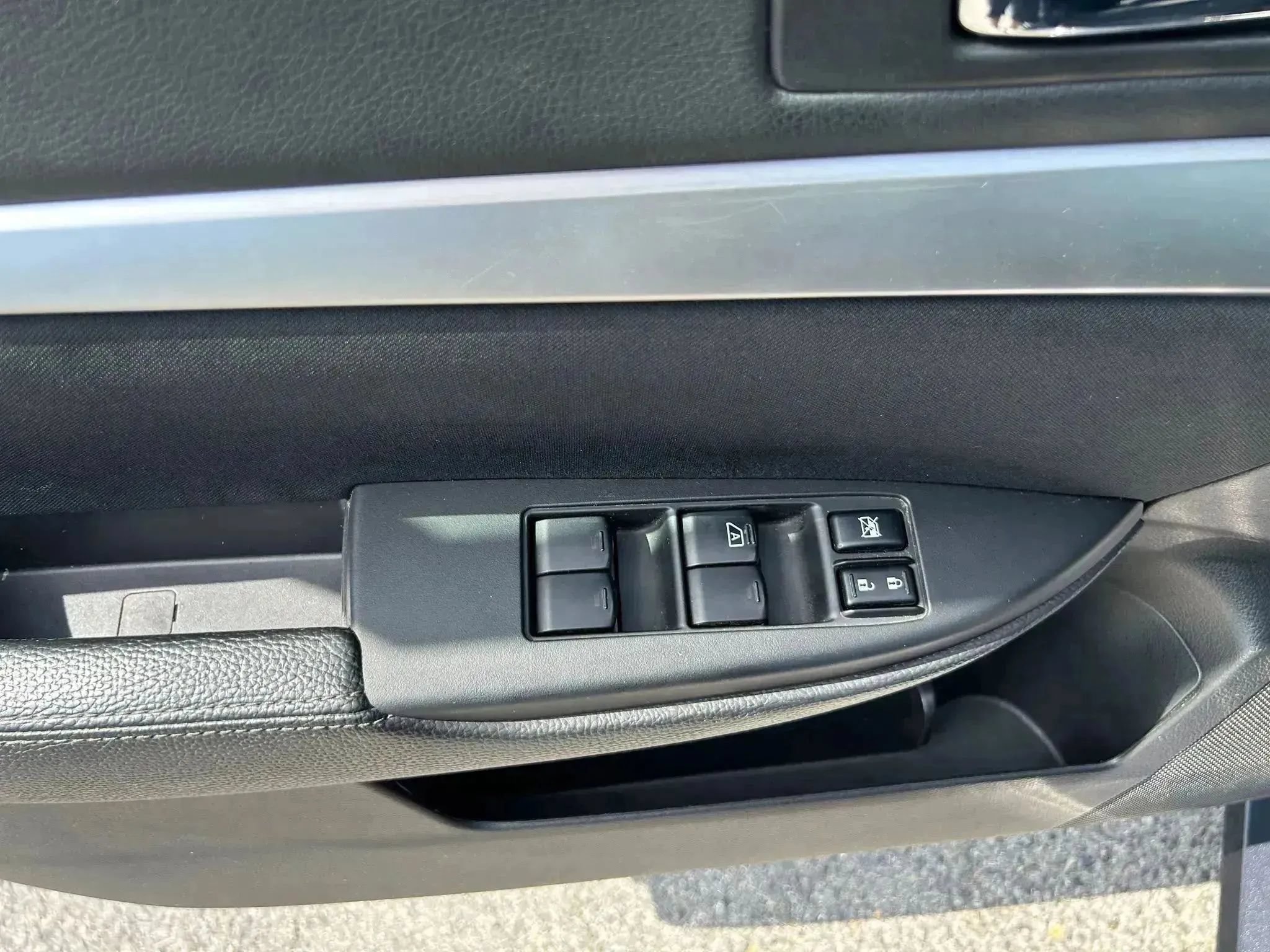 Used 2012 Subaru Legacy 2.5i Premium AWD/4WD image 16