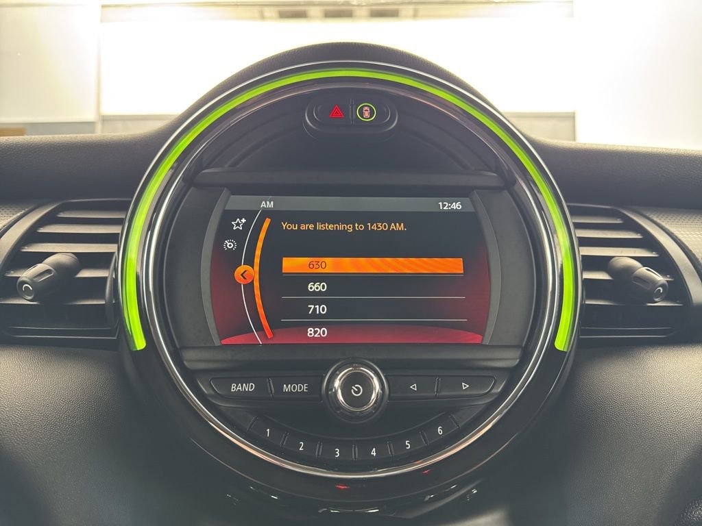 Used 2020 MINI Cooper 4-Door Hardtop FWD image 19