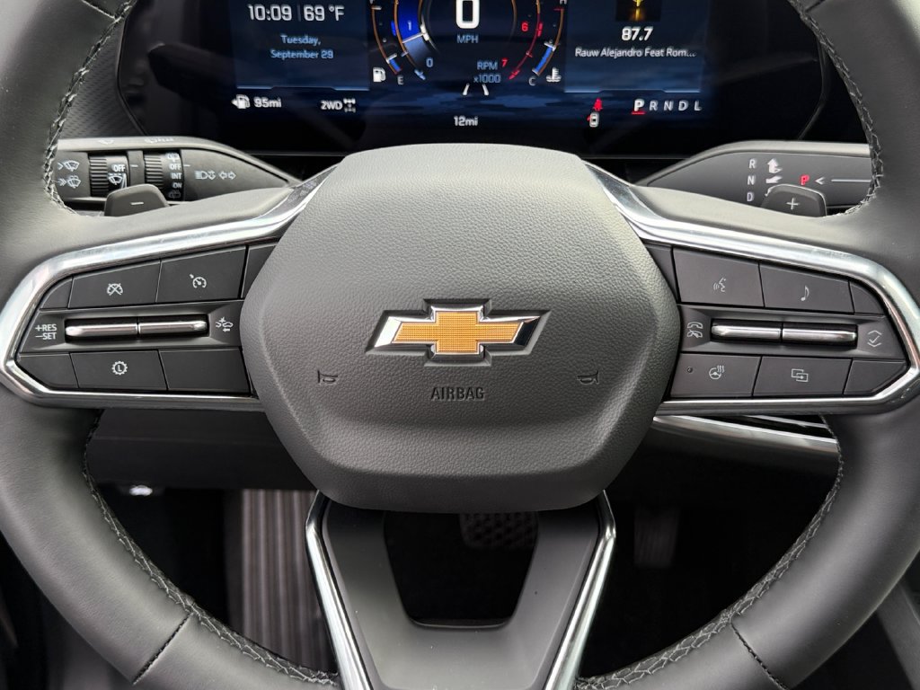 New 2027 Chevrolet Equinox LT w/ Safety and Technology Package AWD/4WD image 21