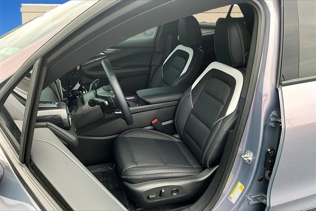 Used 2024 Chevrolet Blazer EV LT image 20