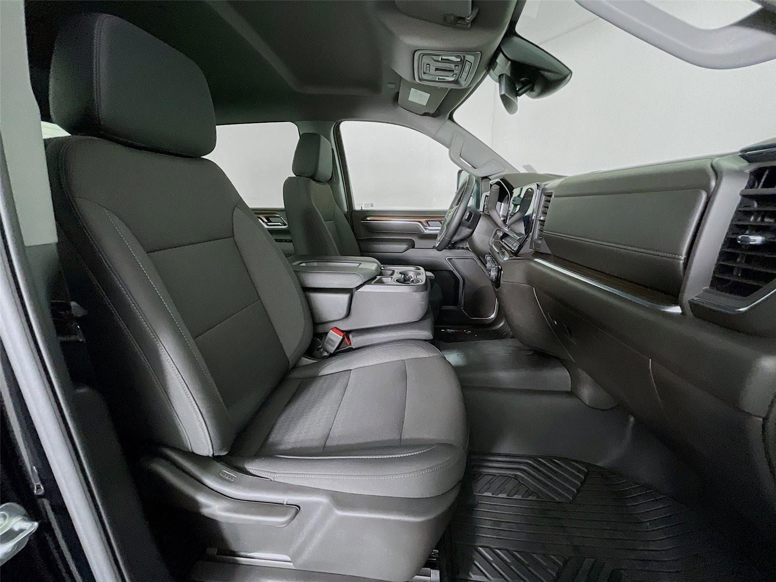 Used 2025 Chevrolet Silverado 2500 LT w/ Safety Package image 31