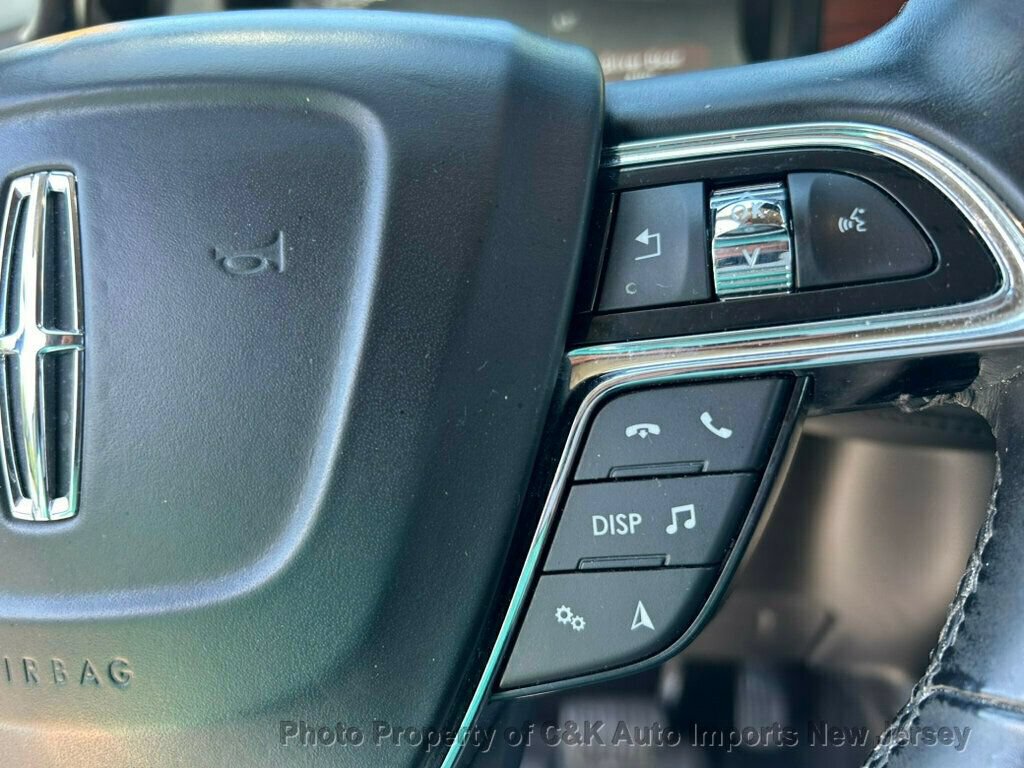 Used 2022 Lincoln Nautilus Reserve w/ Cargo Utility Package AWD/4WD image 44