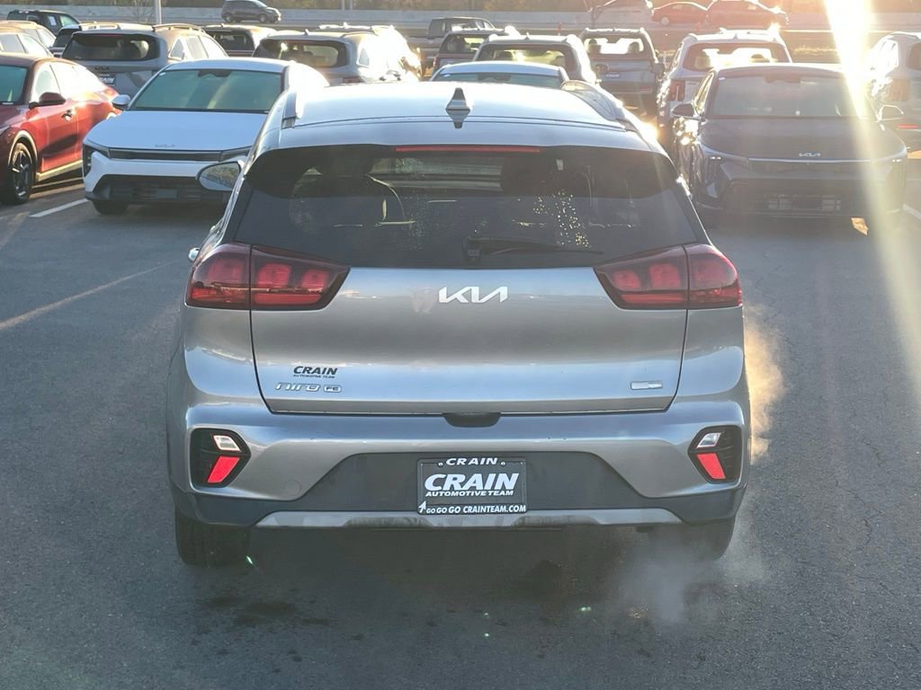 Certified 2022 Kia Niro LX image 6
