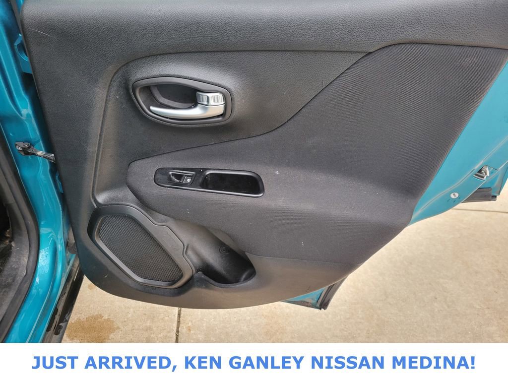 Used 2021 Jeep Renegade Latitude image 20