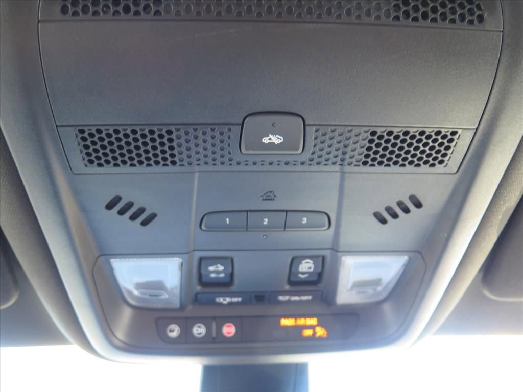 Used 2025 Cadillac XT6 Premium Luxury image 20