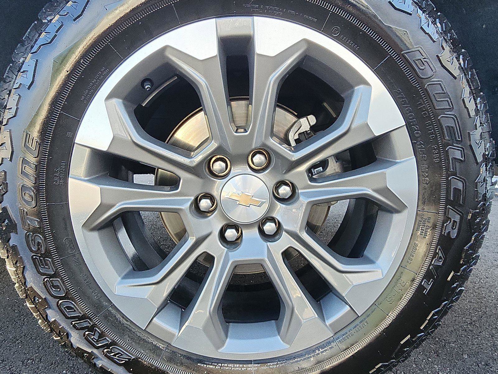 Used 2025 Chevrolet Silverado 1500 High Country w/ Technology Package AWD/4WD image 9