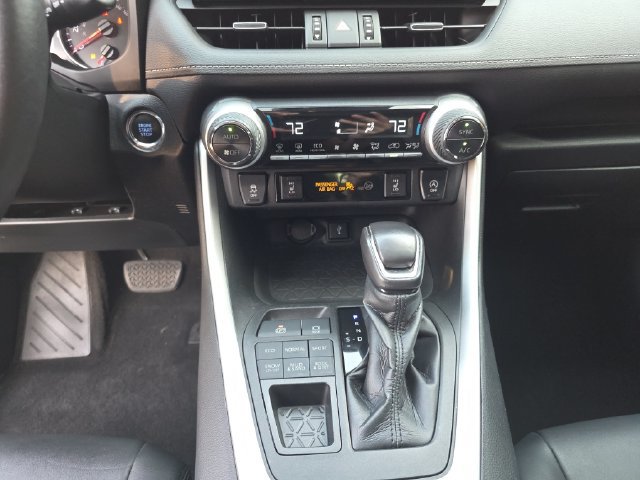 Certified 2021 Toyota RAV4 XLE Premium AWD/4WD image 22