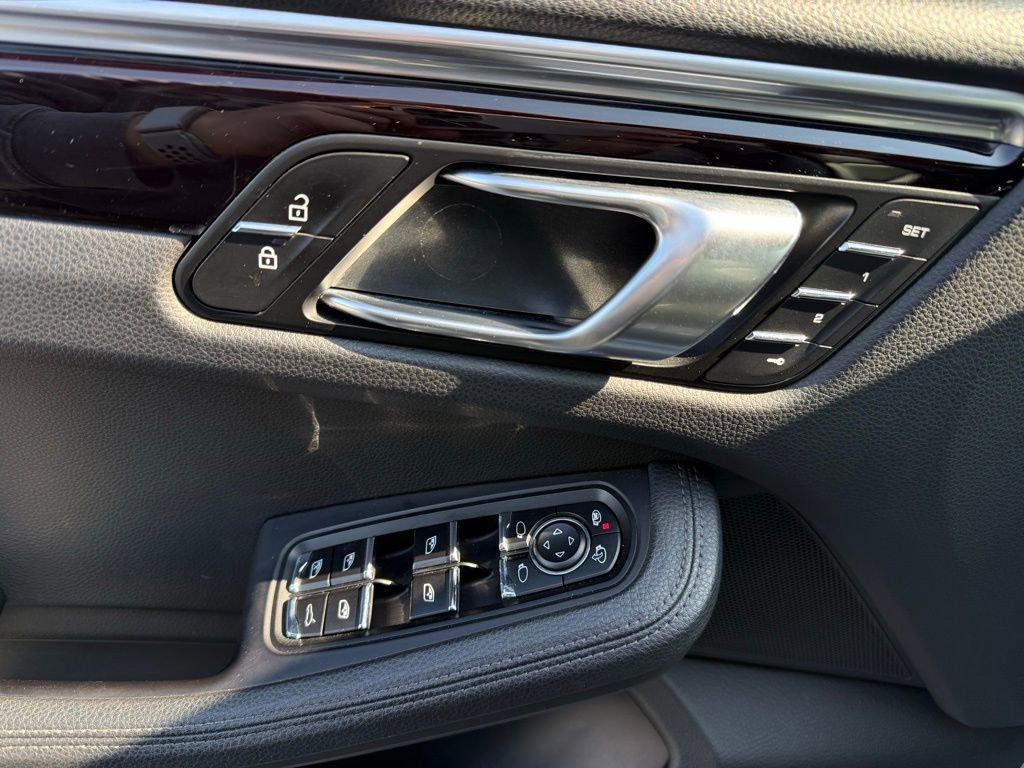 Used 2021 Porsche Macan S image 13
