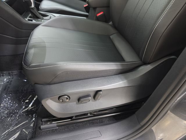 Used 2024 Volkswagen Tiguan SE w/ Panoramic Sunroof Package image 29