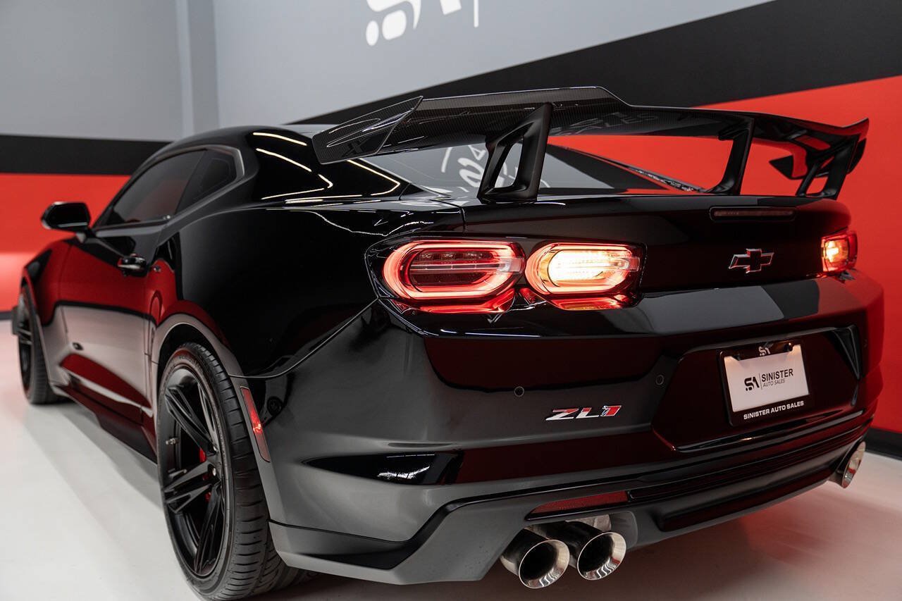 Used 2021 Chevrolet Camaro ZL1 RWD image 27