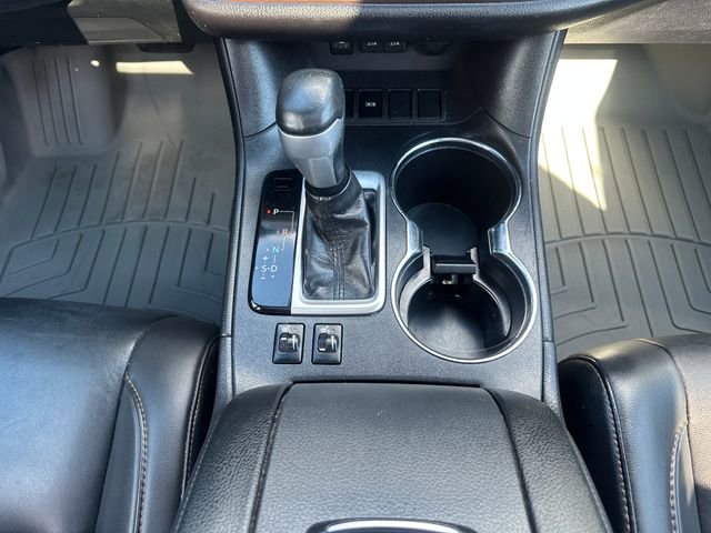 Used 2019 Toyota Highlander XLE FWD image 11