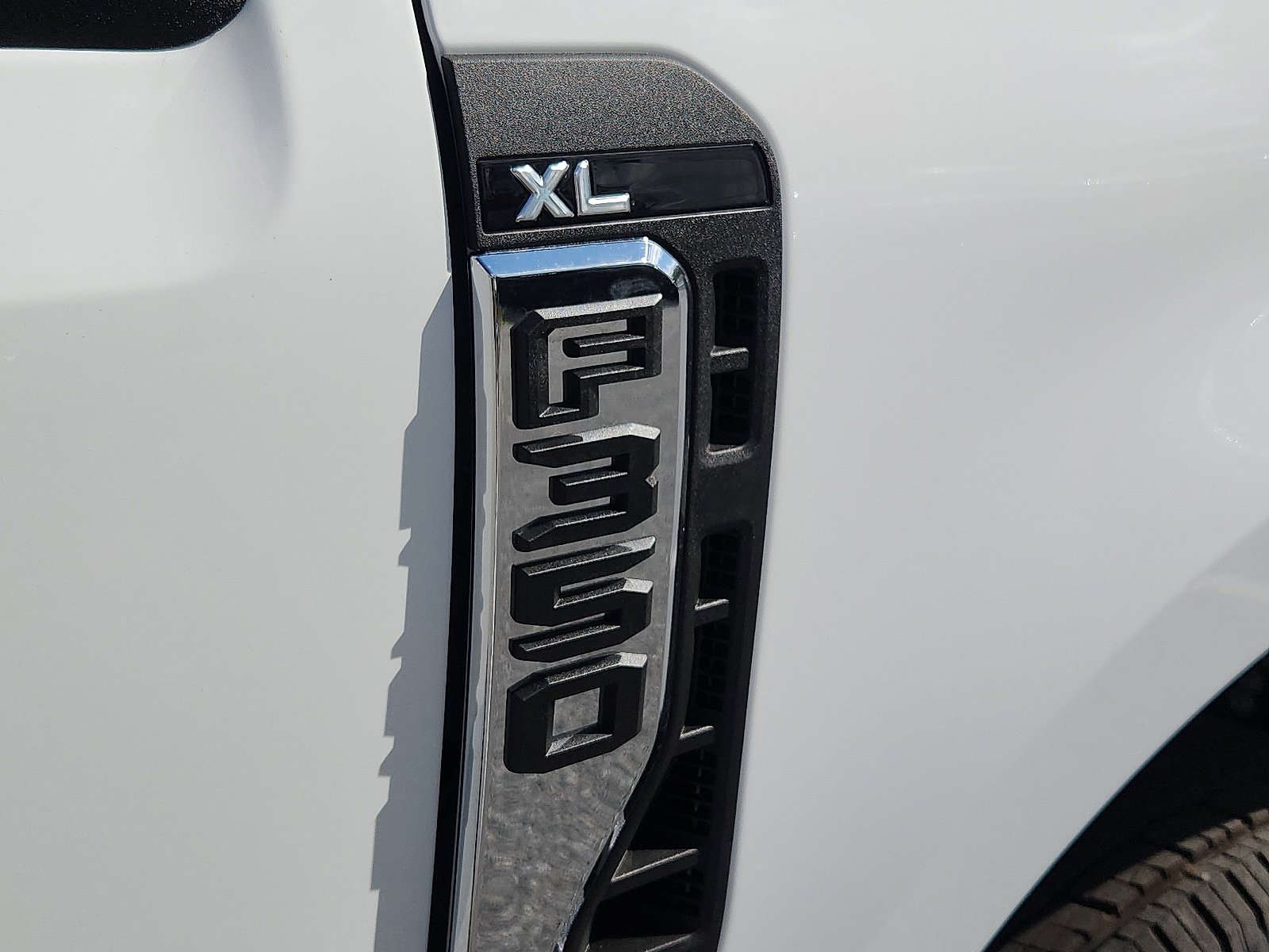 New 2026 Ford F350 XL w/ XL Chrome Package AWD/4WD image 18